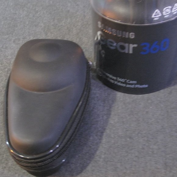 Samsung Gear 360 Real 360° High Resolution VR Camera - Picture 10 of 12